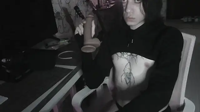 Snapshot of Kira_UwU_666 chatting on 07-27-26, 08:49 Kira UwU 666 online show from 07-27-26, 08:49