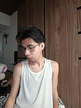 Snapshot of Nicolas_moon chatting on 08-04-26, 06:10 Nicolas moon online show from 08-04-26, 06:10