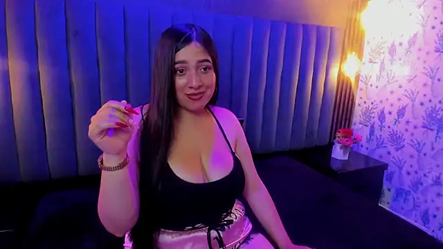 Snapshot of Sarai_Honeey chatting on 07-28-26, 07:50 Sarai Honeey online show from 07-28-26, 07:50