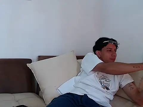 tommy cutte1 online show from 07-28-26, 04:39