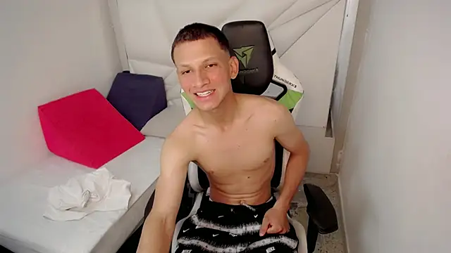 Luca twinkk online show from 07-27-26, 10:28