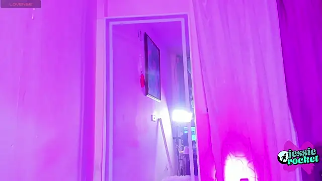 jessierocketx online show from 10-24-25, 07:43