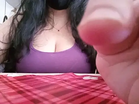 Snapshot of Tatybellaaaa chatting on 07-30-26, 11:42 Tatybellaaaa online show from 07-30-26, 11:42
