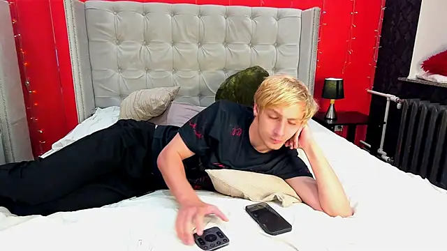 DamonLux  online show from 07-27-26, 07:15
