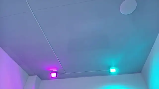 Trixy and jthiago online show from 08-06-26, 03:30