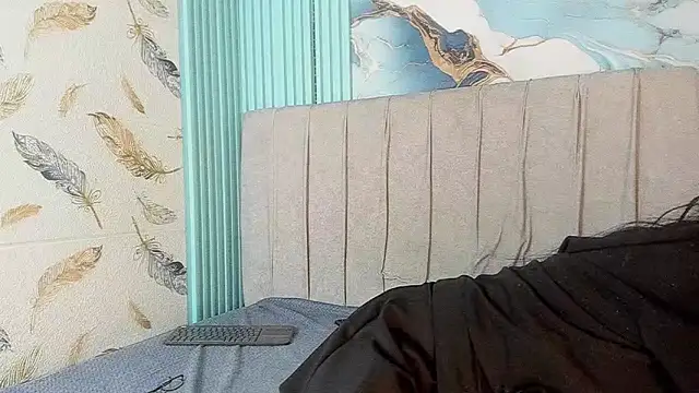 mia monroepri online show from 07-30-26, 04:00