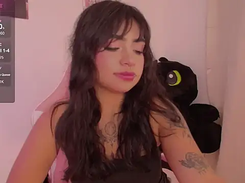 Snapshot of HoneyDollie chatting on 08-08-26, 12:57 HoneyDollie online show from 08-08-26, 12:57