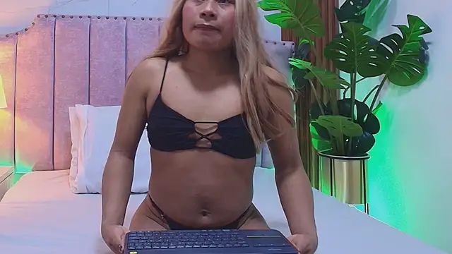 Snapshot of Salome_606 chatting on 07-30-26, 03:16 Salome 606 online show from 07-30-26, 03:16