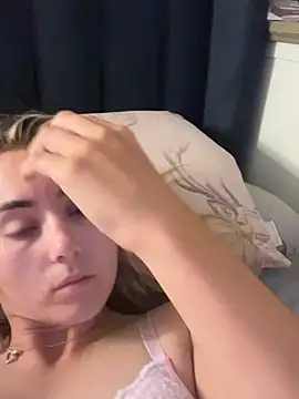Hollieeee online show from 07-26-26, 11:44
