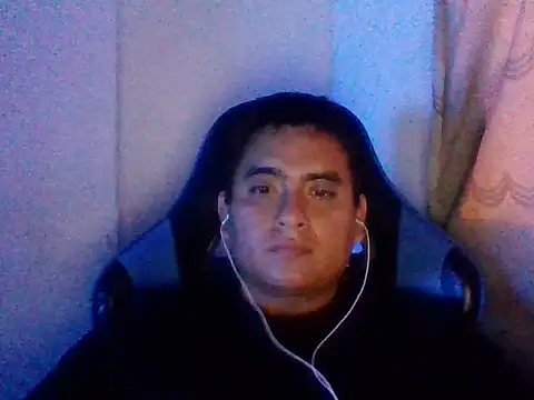 Snapshot of roberto17293 chatting on 07-30-26, 11:04 roberto17293 online show from 07-30-26, 11:04