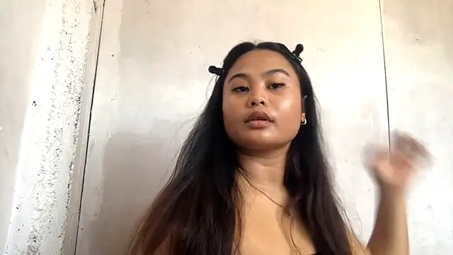 Snapshot of CariHenifin chatting on 07-31-26, 05:07 CariHenifin online show from 07-31-26, 05:07