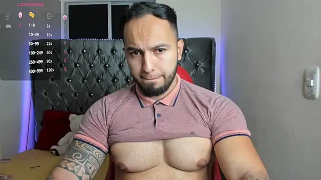Snapshot of mrloganfuck1 chatting on 07-18-26, 05:44 mrloganfuck1 online show from 07-18-26, 05:44