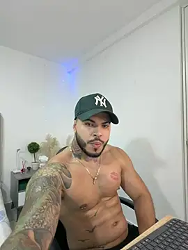Snapshot of Axel__lopez chatting on 07-29-26, 05:38 Axel lopez online show from 07-29-26, 05:38
