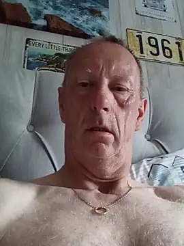 Snapshot of degsyjohn chatting on 07-29-26, 06:22 degsyjohn online show from 07-29-26, 06:22