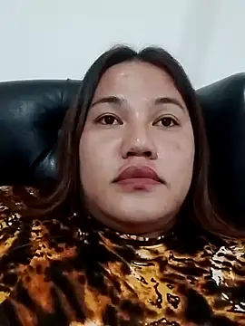 Snapshot of Andrea0414 chatting on 01-28-25, 04:39 Andrea0414 online show from 01-28-25, 04:39