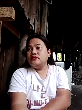 Snapshot of Andrea0414 chatting on 03-13-25, 11:27 Andrea0414 online show from 03-13-25, 11:27