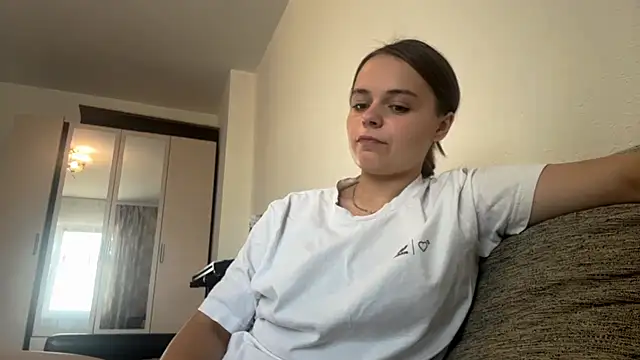 LorileeKaliszewski online show from 08-03-26, 09:04
