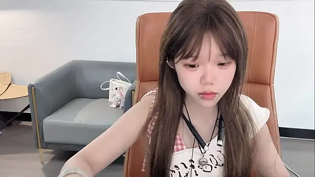 Snapshot of xiaoting-baby chatting on 08-05-26, 09:12 xiaoting-baby online show from 08-05-26, 09:12