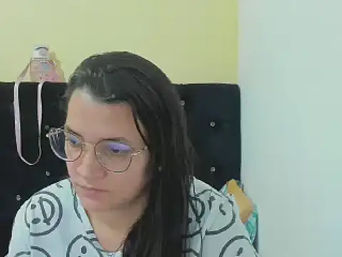Snapshot of MARILYN_GARCIA chatting on 12-21-24, 03:42 MARILYN GARCIA online show from 12-21-24, 03:42