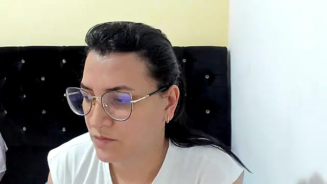 Snapshot of MARILYN_GARCIA chatting on 01-06-25, 12:16 MARILYN GARCIA online show from 01-06-25, 12:16
