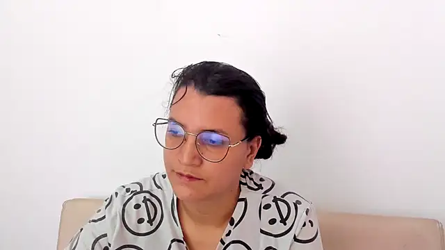 Snapshot of MARILYN_GARCIA chatting on 02-20-25, 05:29 MARILYN GARCIA online show from 02-20-25, 05:29