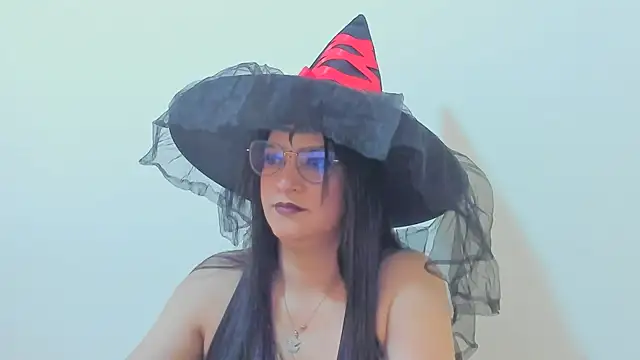 MARILYN GARCIA online show from 10-31-25, 03:13