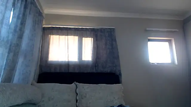 leanna23 online show from 10-10-25, 04:00