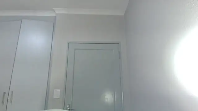 leanna23 online show from 10-15-25, 03:17