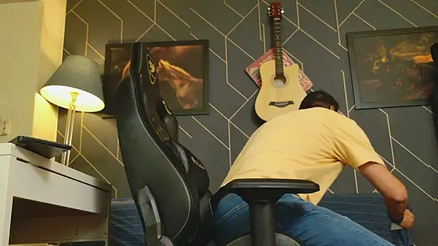 ChrisKox online show from 09-08-25, 06:29