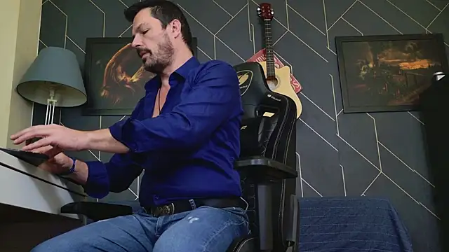 ChrisKox online show from 01-12-26, 02:55