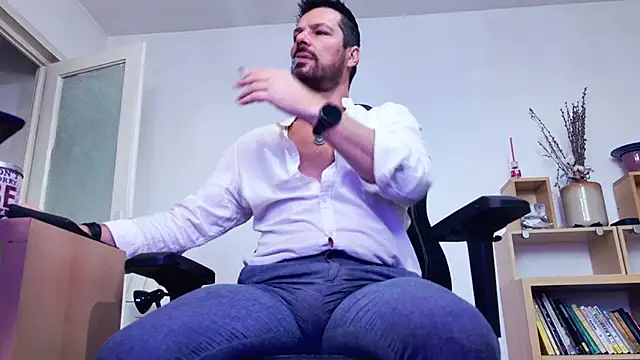 ChrisKox online show from 04-16-26, 04:13