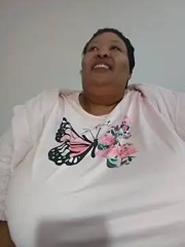 Snapshot of nancy111 chatting on 06-19-26, 01:04 nancy111 online show from 06-19-26, 01:04