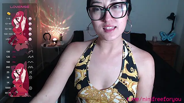 Ninimoon online show from 11-24-25, 02:44