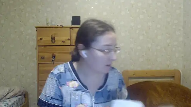 Snapshot of Smart_Rose chatting on 02-03-25, 07:10 Smart Rose online show from 02-03-25, 07:10