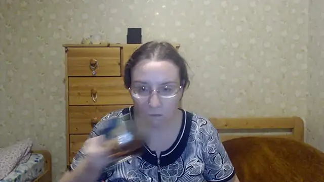 Snapshot of Smart_Rose chatting on 03-03-25, 07:49 Smart Rose online show from 03-03-25, 07:49