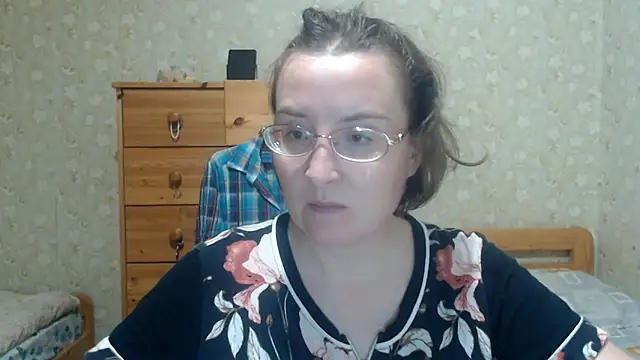 Snapshot of Smart_Rose chatting on 09-18-25, 04:09 Smart Rose online show from 09-18-25, 04:09
