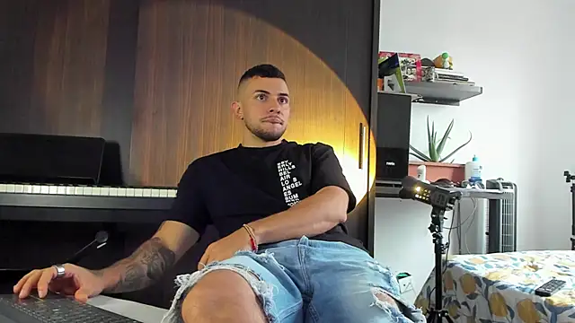 logan smith online show from 04-05-26, 09:23