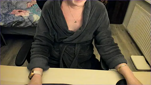 minoesje37 online show from 12-17-24, 08:21