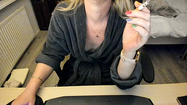 minoesje37 online show from 01-12-25, 08:36