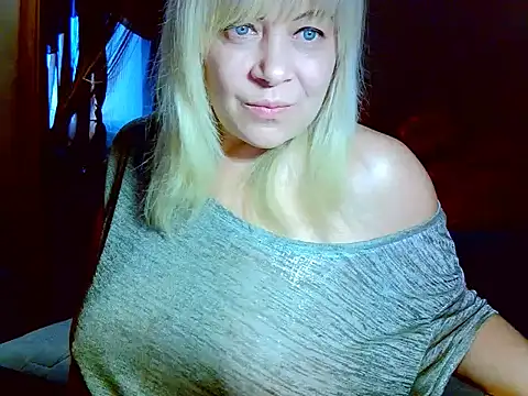 Snapshot of AgoniA7 chatting on 04-22-26, 03:31 AgoniA7 online show from 04-22-26, 03:31