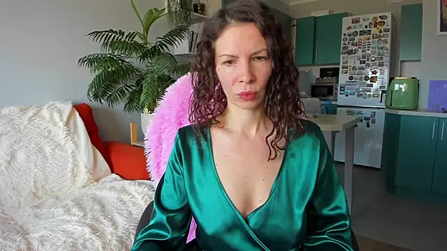 Snapshot of ChristinaGlory chatting on 03-18-26, 08:06 ChristinaGlory online show from 03-18-26, 08:06