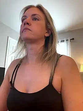 Kay Cakes online show from 01-13-26, 04:12