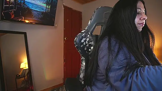 Snapshot of coraline_latin chatting on 04-28-26, 12:32 coraline latin online show from 04-28-26, 12:32