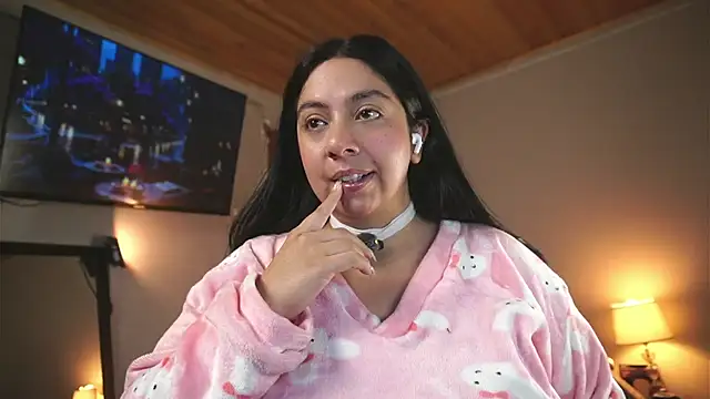 Snapshot of coraline_latin chatting on 05-03-26, 12:55 coraline latin online show from 05-03-26, 12:55