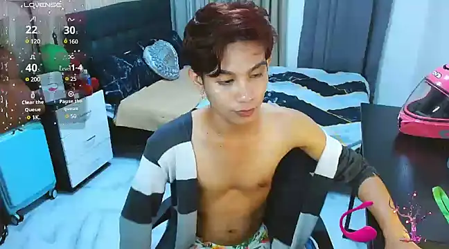 Snapshot of WildestTwink chatting on 03-07-25, 10:21 WildestTwink online show from 03-07-25, 10:21