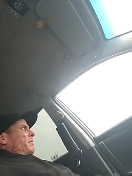 Snapshot of 415cali925 chatting on 11-30-25, 04:00 415cali925 online show from 11-30-25, 04:00