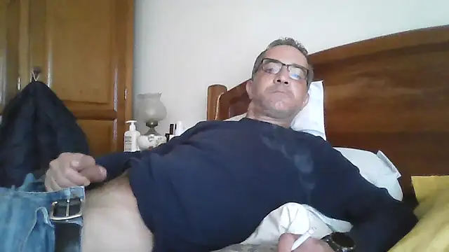 Snapshot of CarlosRocha73 chatting on 04-08-26, 11:21 CarlosRocha73 online show from 04-08-26, 11:21