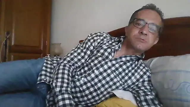 Snapshot of CarlosRocha73 chatting on 04-13-26, 12:32 CarlosRocha73 online show from 04-13-26, 12:32