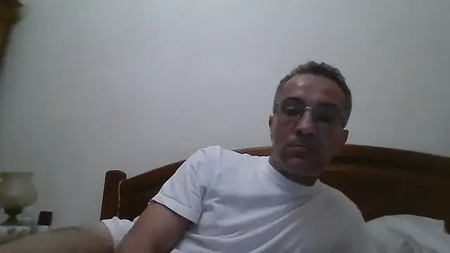 Snapshot of CarlosRocha73 chatting on 05-12-26, 11:24 CarlosRocha73 online show from 05-12-26, 11:24