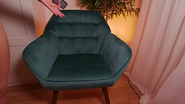 StracciaStella- online show from 02-12-26, 05:41